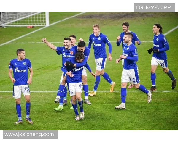 沙尔克04客场逆袭！终结德甲四连败，击败多特蒙德！